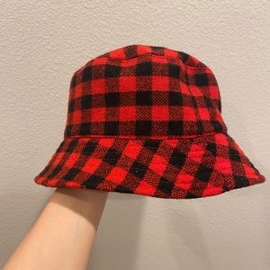Checkered bucket hat